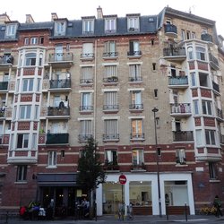 Rue de l'Ourcq-angle rue de l'Oise door VVVCFFrance (bron: Wikimedia Commons)