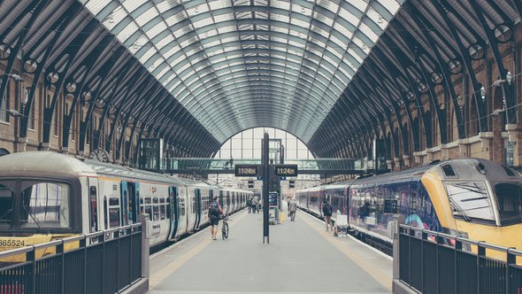 Treinstation -> Photo by Michał Parzuchowski on Unsplash door Michał Parzuchowski (bron: Unsplash)