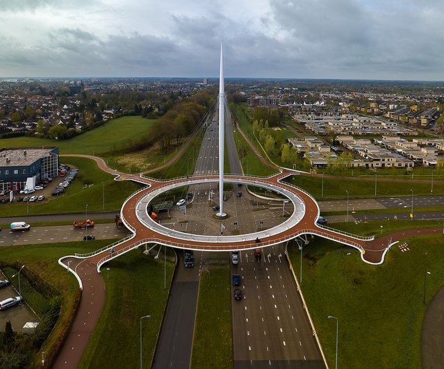 Hovenring, Eindhoven door Geza Kurka_Hungary (bron: Shutterstock)