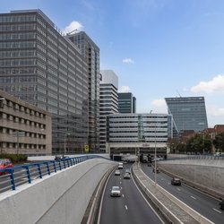 Kantoorpanden langs de A12 in Den Haag door Wolf-photography (bron: Shutterstock)