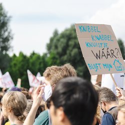 Het woonprotest in Amsterdam (september 2021). door Nick van Bree (bron: Shutterstock)