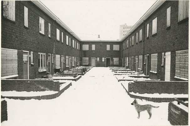 Winter in Zomerhof door Haags Gemeentearchief (bron: Haags Gemeentearchief)