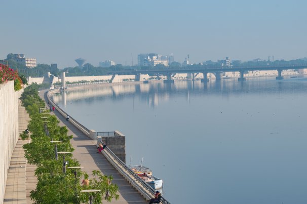 Sabarmati rivier, Ahmedabad in India door Dinesh Hukmani (bron: Shutterstock)