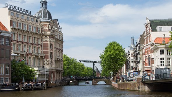 "amsterdam" (CC BY 2.0) by niessbernard