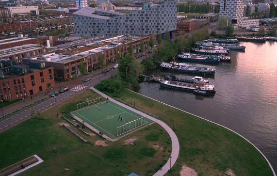 Luchtfoto van Amsterdam door Ulad Sipaila (bron: Shutterstock)