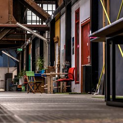 Kunststad NDSM Werf, Amsterdam door Zivko Trikic (bron: shutterstock.com)