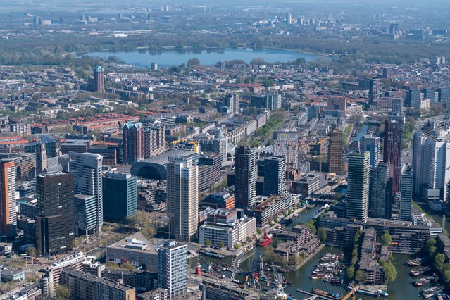 Luchtfoto Rotterdam, Kralingse plas door Aerovista Luchtfotografie (bron: Shutterstock)