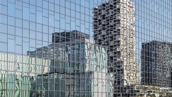 Spiegelbeeld van hoogbouw in Utrecht door Wolf-photography (bron: Shutterstock)