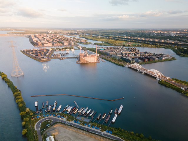 Vogelvlucht vlakbij IJburg, Amsterdam door Make more Aerials (bron: Shutterstock)