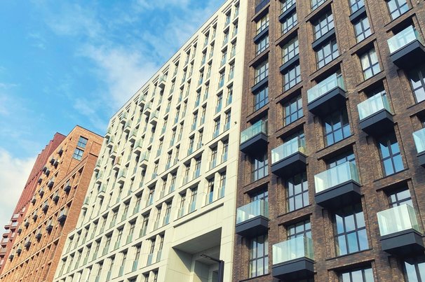 Moderne appartementengebouwen door Rohappy (bron: Shutterstock)