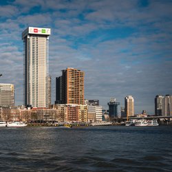 February 2021, De Zalmhaven, also referred to as Zalmhaven Toren, is a project that includes a 215m residential tower in Rotterdam, the Netherlands. door Jolanda Aalbers (Shutterstock)