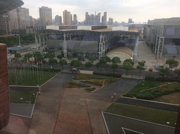 4. empty terrain waiting for redevelopment - Expo 2010 Shanghai (photo Harry).JPG