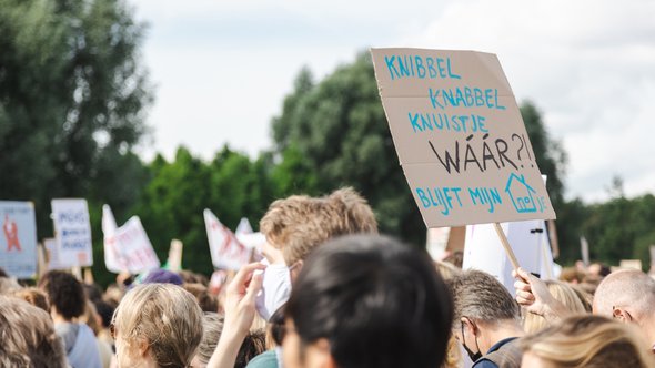 Het woonprotest in Amsterdam (september 2021). door Nick van Bree (bron: Shutterstock)