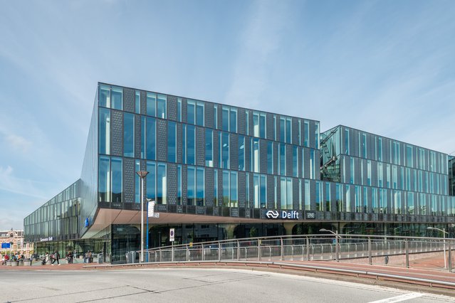 Delft Station buitenkant aanzicht door Erik Laan (bron: shutterstock)