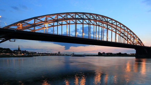 nijmegen brug water