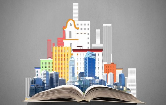 Opengeslagen boek door Sergey Nivens (bron: Shutterstock)