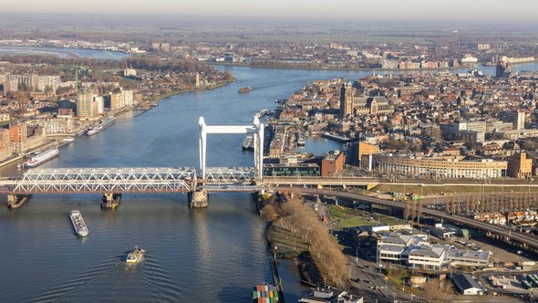 Oude Maas, Dordrecht door T.W. van Urk (bron: shutterstock)