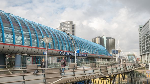 Station Amsterdam Sloterdijk door Erik Laan (bron: shutterstock)