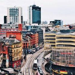 Manchester -> Photo by William McCue on Unsplash door William McCue (bron: Unsplash)