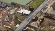 Brug in aanbouw door Aerovista Luchtfotografie (bron: shutterstock.com)