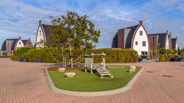 Buitenwijkse familiehuizen, Helwerd Groningen door Rudmer Zwerver (bron: shutterstock)