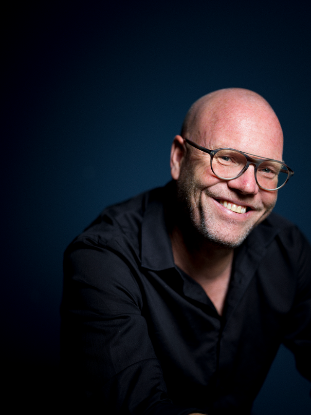 Toine Heijmans door Merlijn Doomernik (bron: Uitgeverij Pluim)