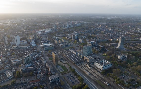 Luchtfoto Einhoven door Make more Aerials (bron: shutterstock.com)