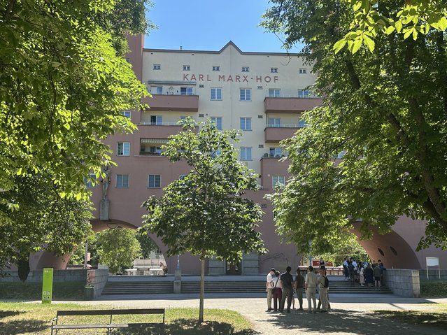 Karl Marx Hof door Kees de Graaf (bron: Gebiedsontwikkeling.nu)
