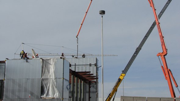 constructie bouw kranen | ”Construction and Cranes” (CC BY 2.0) by Michael C. Rael door Michael Rael (bron: Flickr)