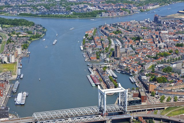 Luchtfoto Dordrecht door R. de Bruijn_Photography (bron: Shutterstock)