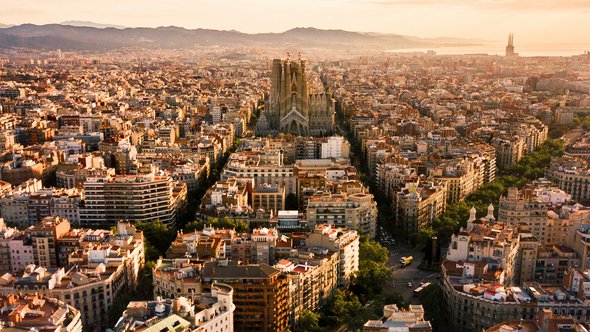 Barcelona, blocks -> Photo by Alfons Taekema on Unsplash