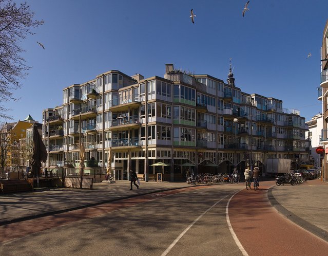 Het Pentagon is een woningbouwcomplex in de Nieuwmarktbuurt van Amsterdam door Grotevriendelijkereus (bron: Flickr)