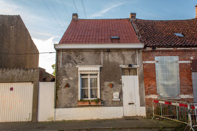 Verlaten woning in Doel, België door Bruna Venturinelli (bron: Shutterstock)