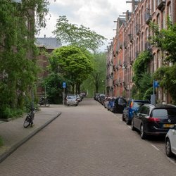 Kazernestraat At Amsterdam The Netherlands 24-5-2024 door Dutchmen Photography (bron: Shutterstock)
