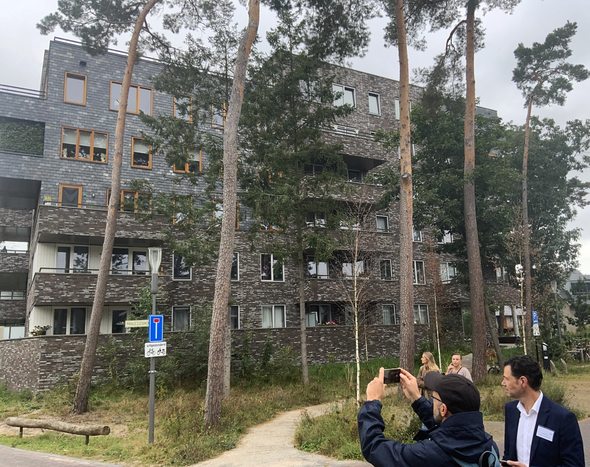 Sociale woningbouw tussen de bomen door Anton Coops (bron: KAN Bouwen)
