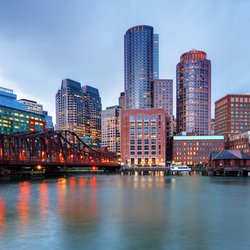 Skyline van het centrum van Boston vanaf de pier door ESB Professional (bron: Shutterstock)
