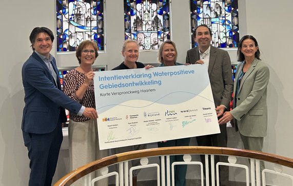 ondertekening intentie Korte Verspronckweg Haarlem door Ymere (bron: Ymere)