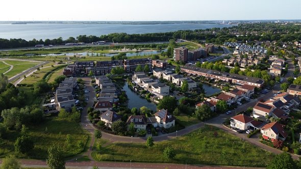 Nederlandse woonwijk door GrizzlyLars (bron: Shutterstock)