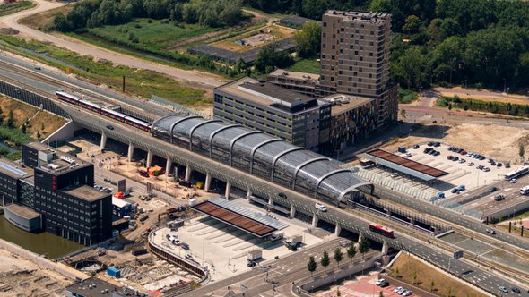 Station Noord, Noord-Zuidlijn Amsterdam door Aerovista Luchtfotografie (bron: Shutterstock)