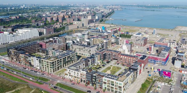 Dronebeeld Centrumeiland 2023 door Jan Bont (bron: Gemeente Amsterdam)