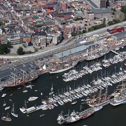 Luchtfoto van Delfzijl door Aerovista Luchtfotografie (bron: Shutterstock)