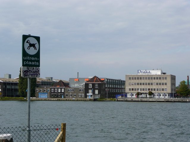Uitrenplaats Java-eiland en Draka Amsterdam-Noord door Metro Centric (bron: Wikimedia Commons)