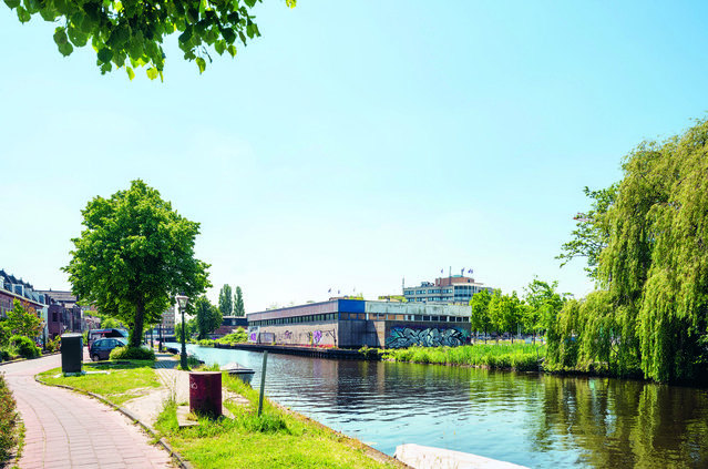 Leiden Haarlemmertrekvaart door Theo Baart (bron: Magazine Leidse Routes)