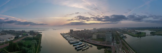 IJburg is a residential area and Vinex location in the east of the municipality of Amsterdam. Characteristic of the district located in the IJmeer is that it is built on artificial islands. door Bert.S (bron: shutterstock)