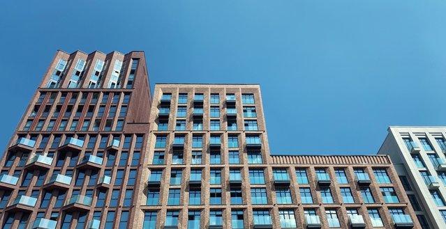 Architectuur en onroerend goed, residentieel appartementengebouw door Rohappy (bron: Shutterstock)