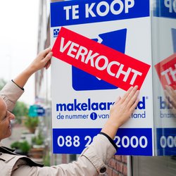 Verkocht bord - Wikimedia Commons (2021) door Jeroen Stoop (bron: Wikimedia commons)
