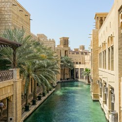 Dubai Souq_Photo by Zosia Korcz on Unsplash door Zosia Korcz (bron: Unsplash)