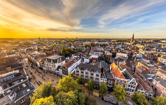 Luchtfoto Groningen door Rudmer Zwerver (bron: Shutterstock)