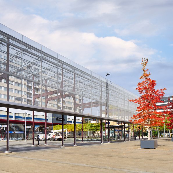 Het Koningsplein in Tilburg door TonyV3112 (bron: Shutterstock)