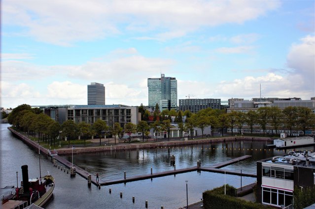 Marineterrein Wikimedia Commons door SjoerdMTA (bron: Wikimedia commons)